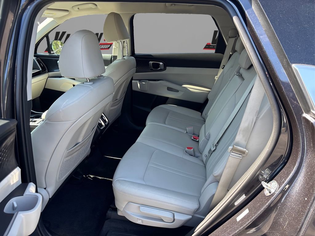 Certified 2025 Kia Sorento S image 10