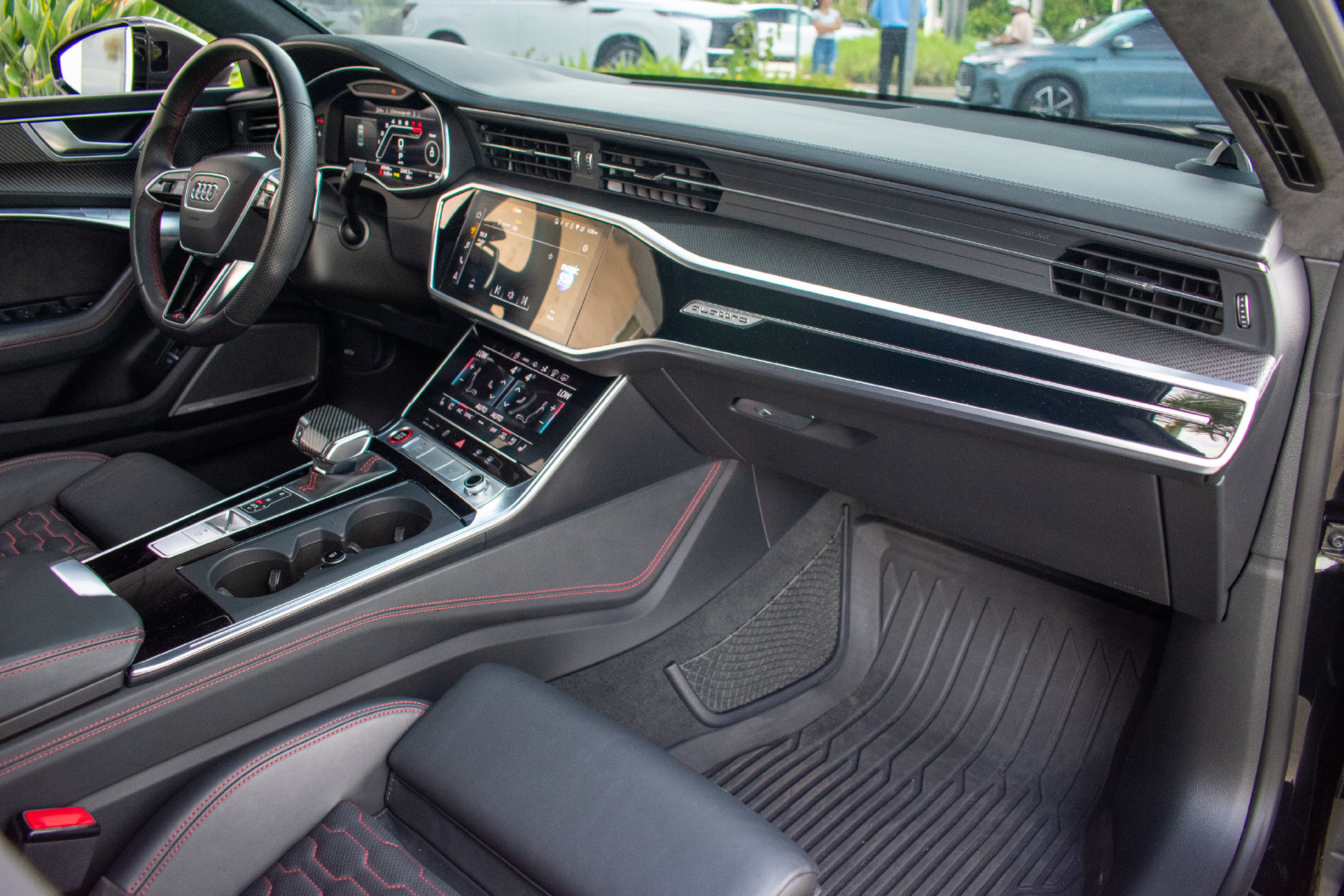 Used 2021 Audi RS 7 Sportback w/ Carbon Optic Package AWD/4WD image 26