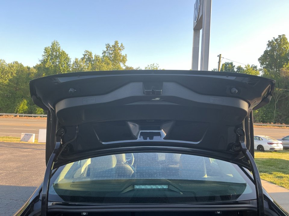 Certified 2022 Volkswagen Jetta SE image 18