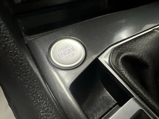 Used 2024 Volkswagen Tiguan SE AWD/4WD image 27