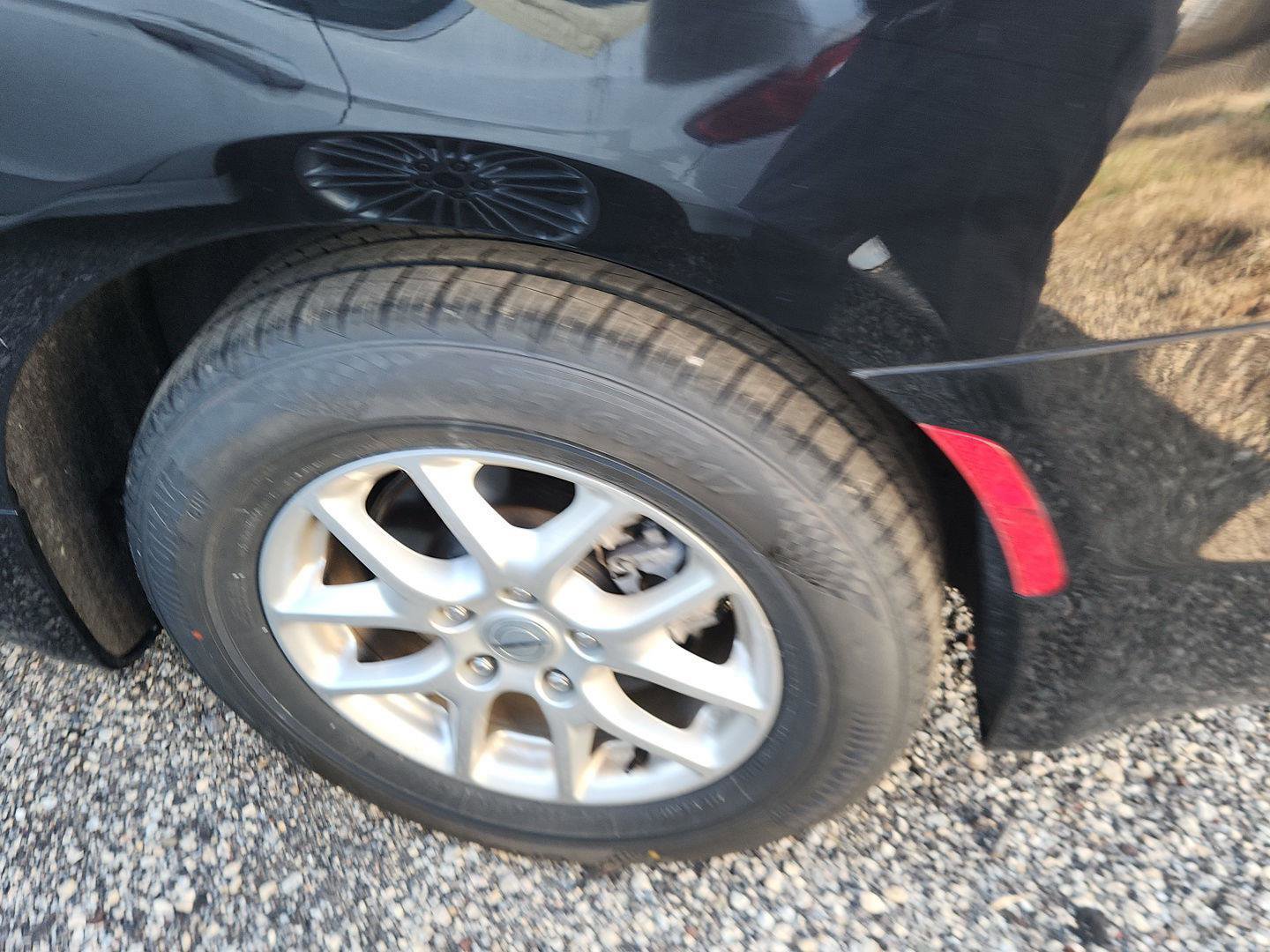 Used 2024 Chrysler Pacifica Touring-L FWD image 7