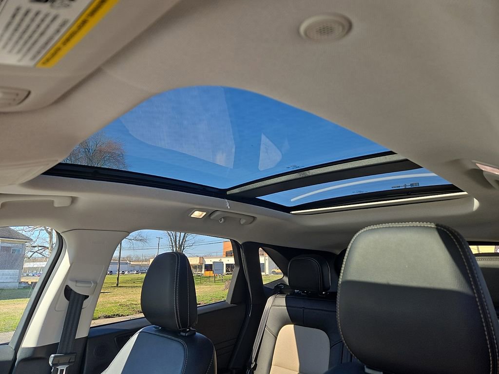 Used 2022 Ford Escape Titanium w/ Titanium Elite Package image 14