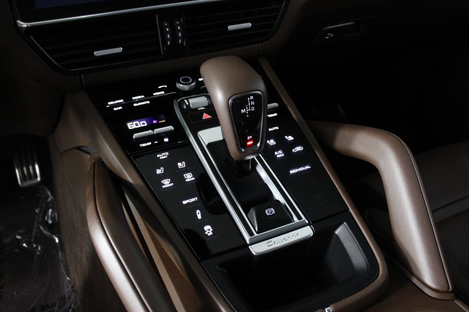 Certified 2023 Porsche Cayenne S AWD/4WD image 18