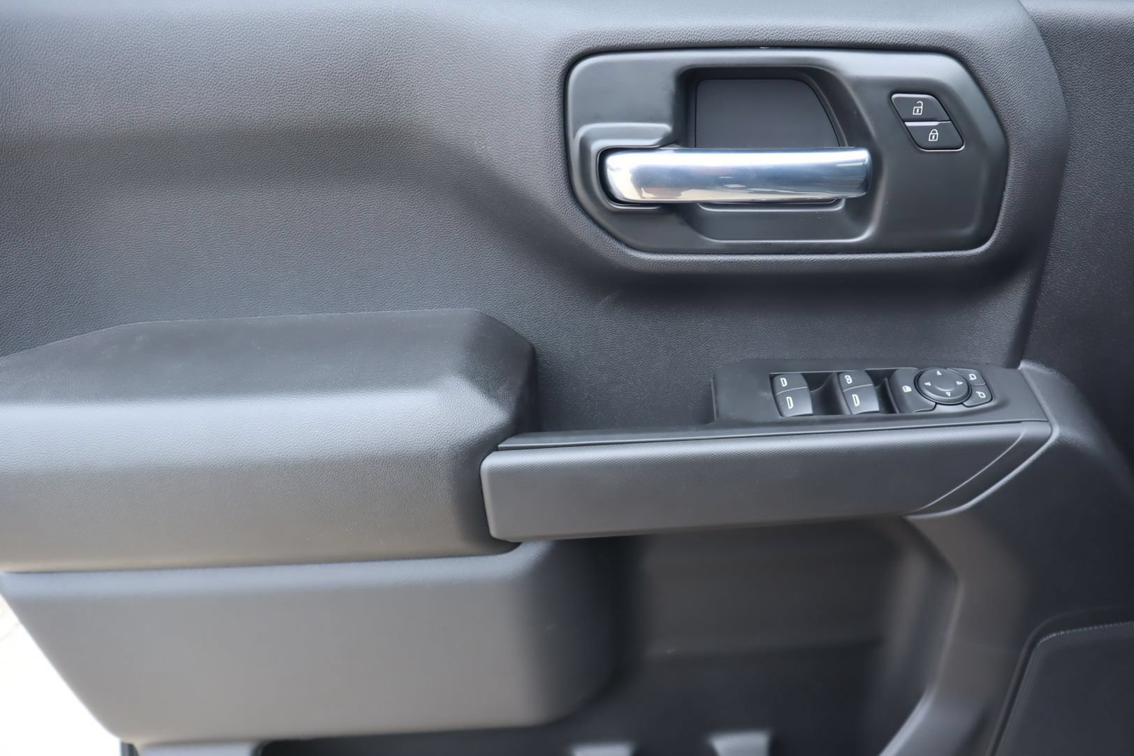 New 2026 Chevrolet Silverado 1500 Custom AWD/4WD image 17
