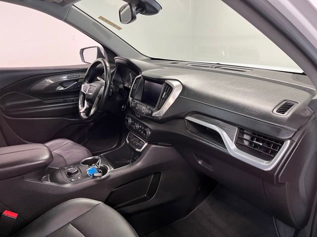 Used 2024 GMC Terrain SLT image 11