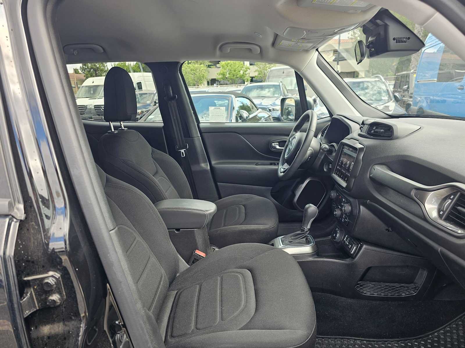 Used 2022 Jeep Renegade Latitude AWD/4WD image 10
