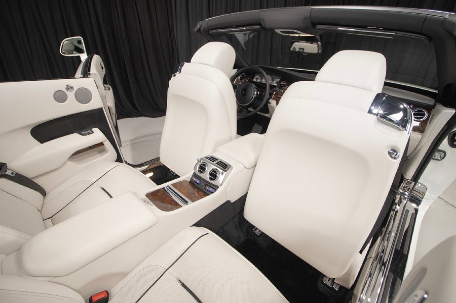 Used 2017 Rolls-Royce Dawn image 58