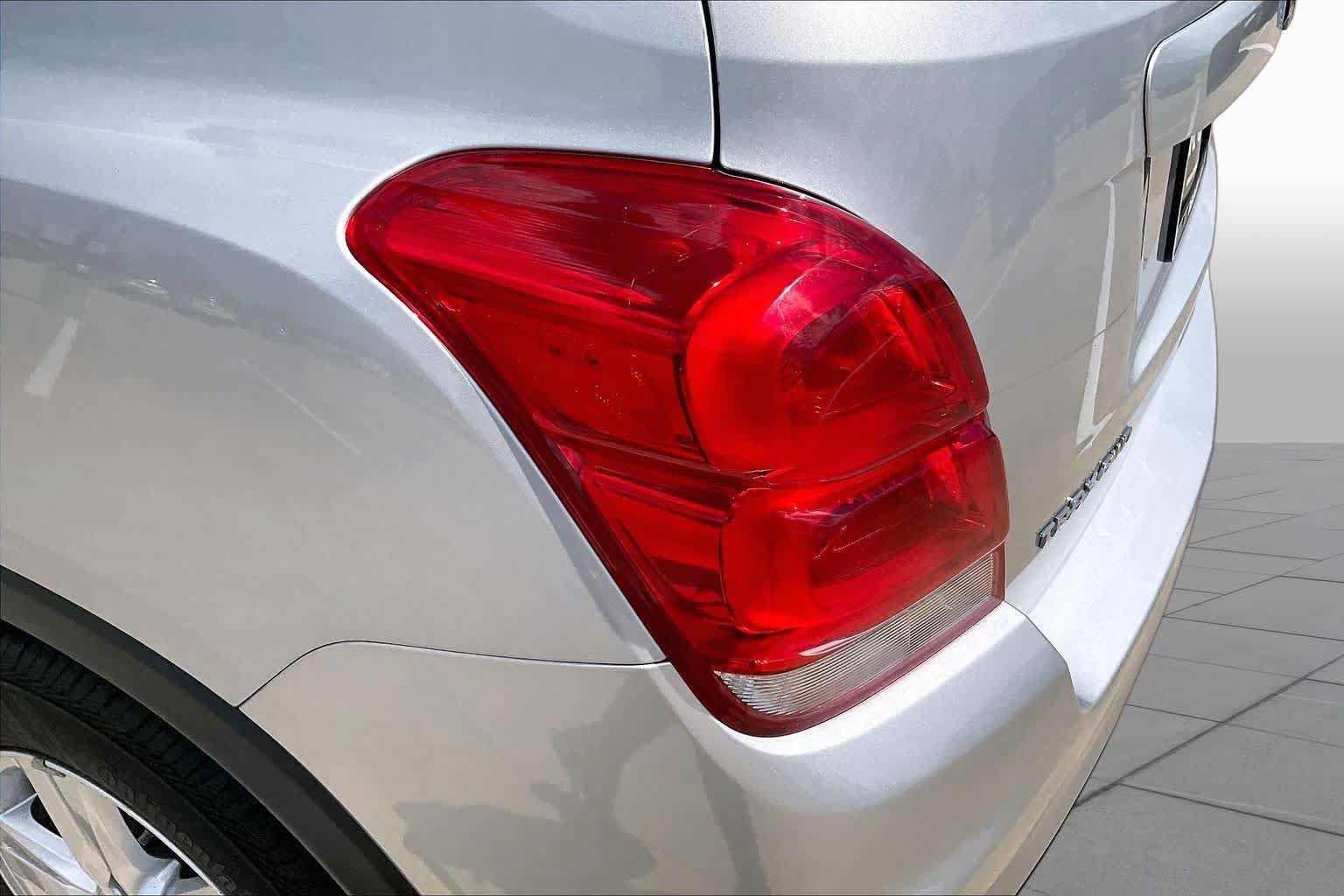 Used 2022 Chevrolet Trax LT AWD/4WD image 26