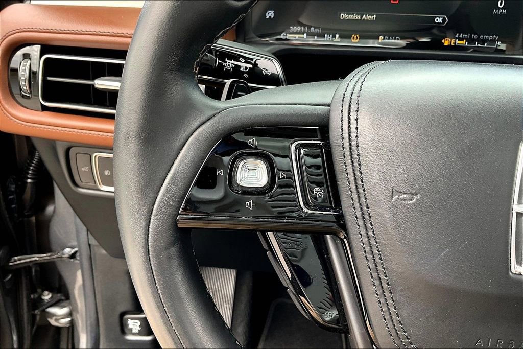 Used 2022 Lincoln Aviator Reserve w/ Equipment Group 201A image 11