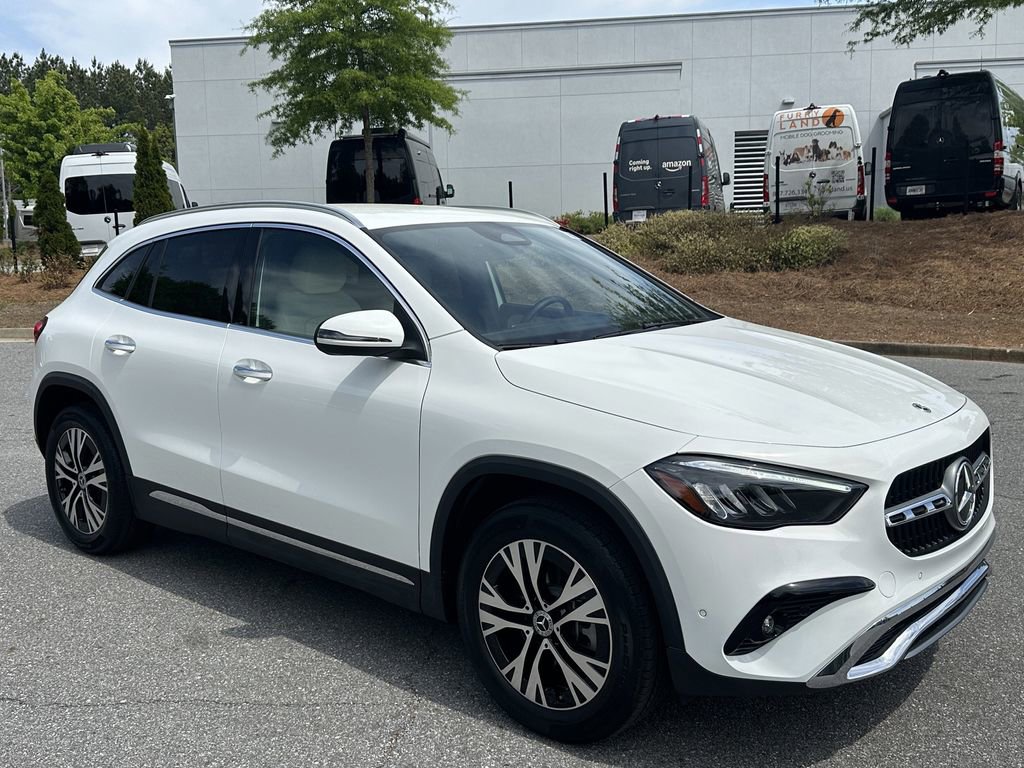 Certified 2025 Mercedes-Benz GLA 250 4MATIC image 2