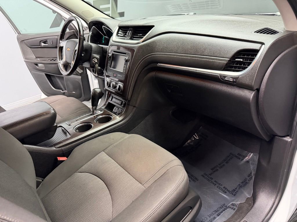 Used 2017 Chevrolet Traverse LT FWD image 54