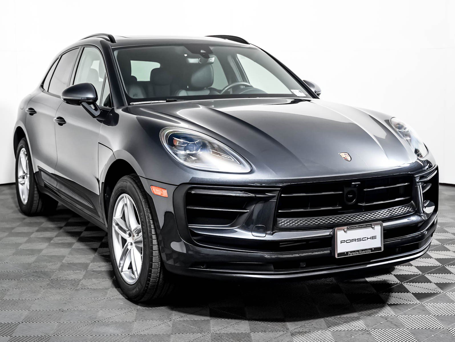 Used 2026 Porsche Macan AWD/4WD image 8