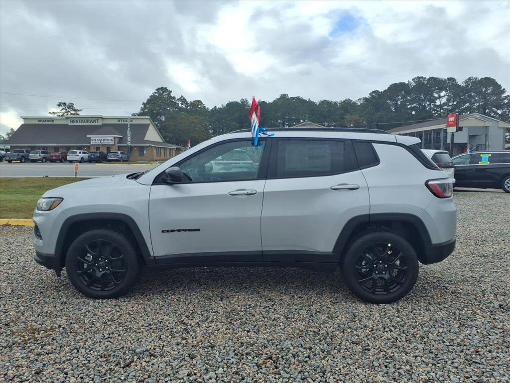 New 2026 Jeep Compass Latitude image 3