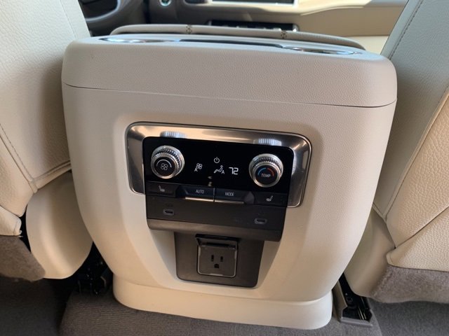 Used 2023 GMC Yukon Denali image 12
