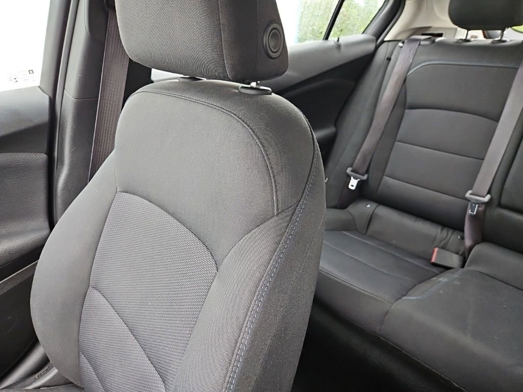 Used 2017 Chevrolet Cruze LT w/ Convenience Package FWD image 12