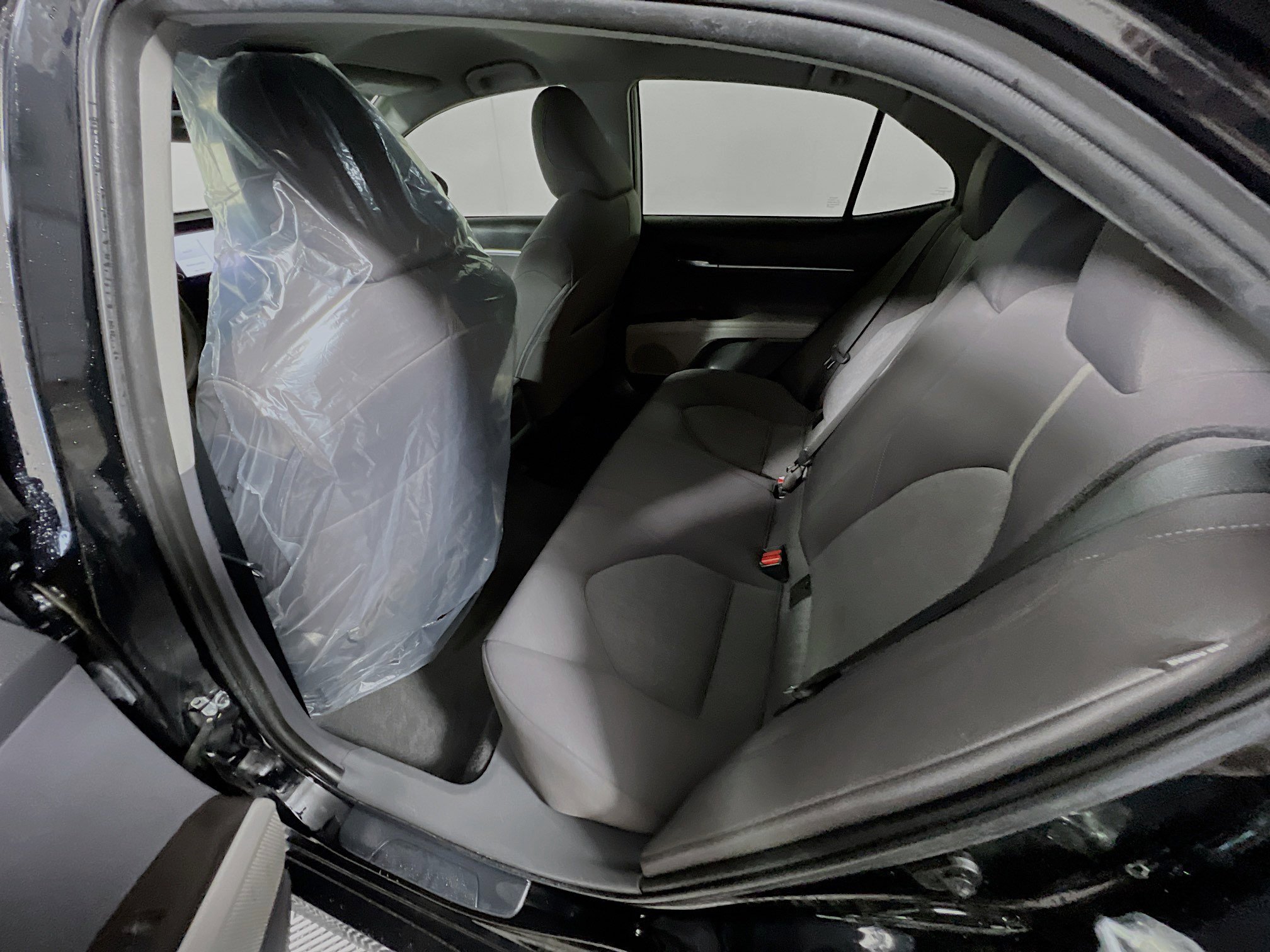 Used 2022 Toyota Camry LE FWD image 29