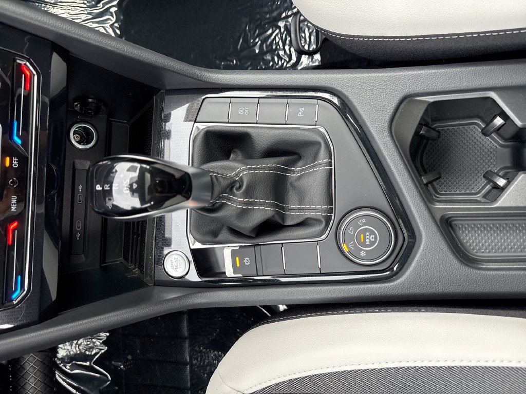 New 2026 Volkswagen Taos SE AWD/4WD image 21