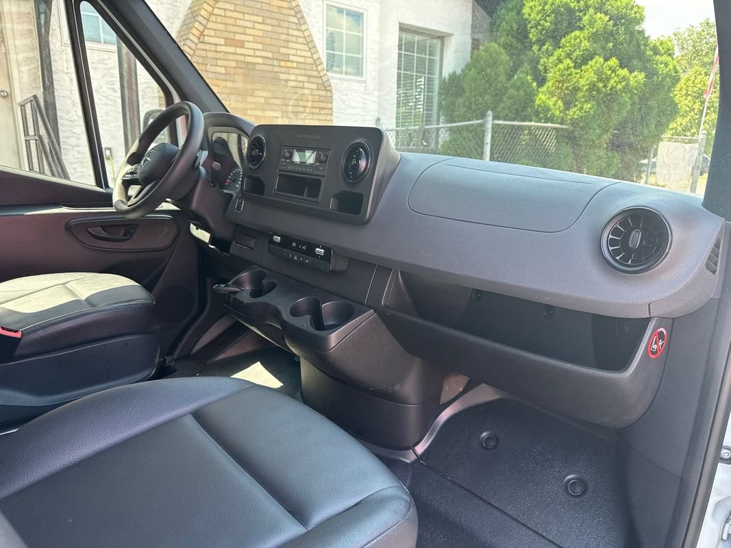 Used 2021 Mercedes-Benz Sprinter 2500 image 18