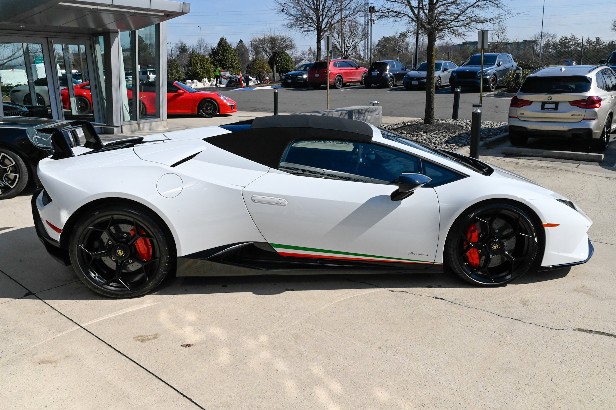 Used 2018 Lamborghini Huracan Performante image 4