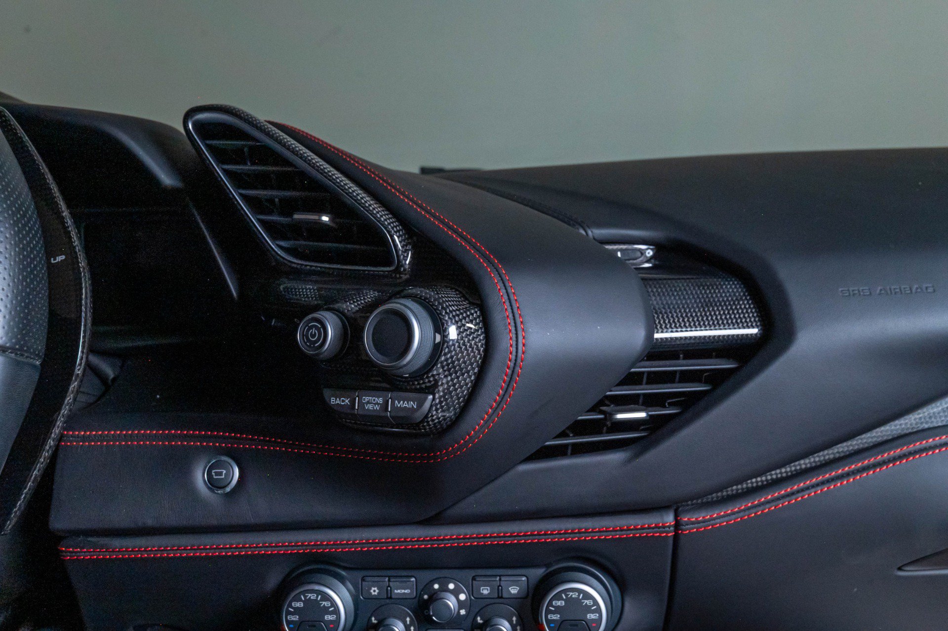 Used 2018 Ferrari 488 GTB RWD image 39