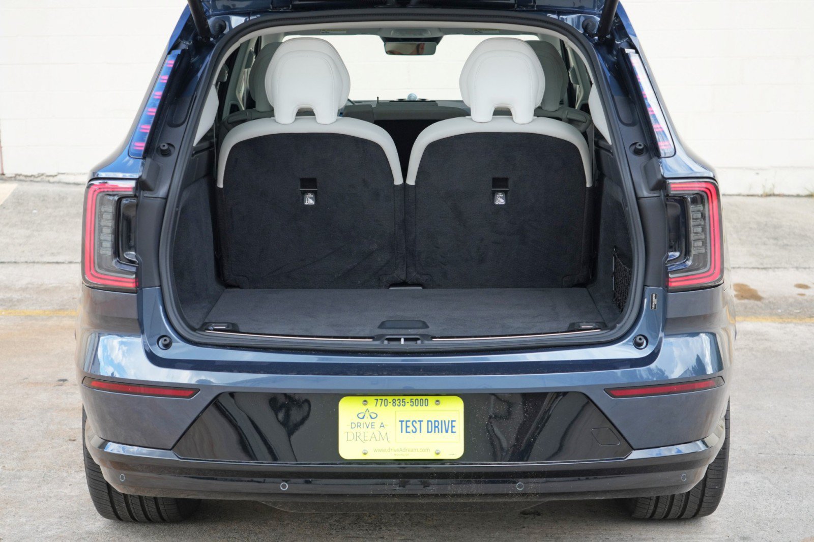 Used 2025 Volvo EX90 Ultra AWD/4WD image 10