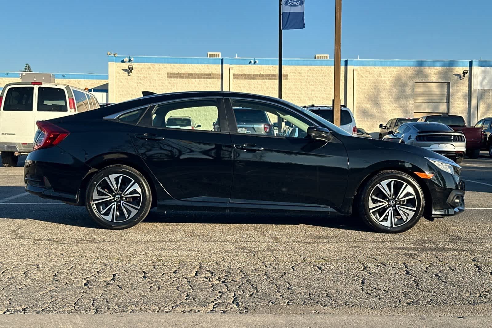 Used 2016 Honda Civic EX-T image 9