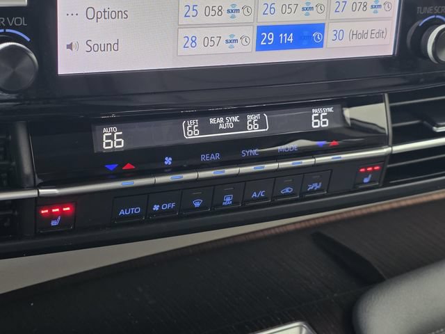 Used 2022 Toyota Sienna XLE FWD image 23