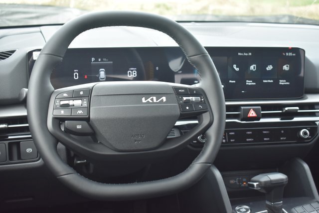 New 2027 Kia Sportage LX FWD image 18