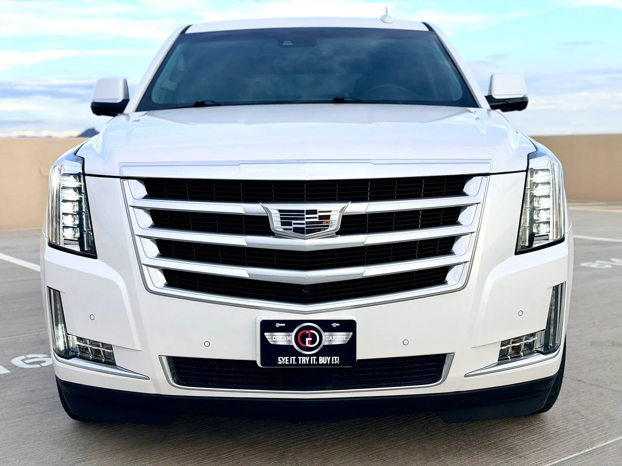 Used 2016 Cadillac Escalade Premium RWD image 4