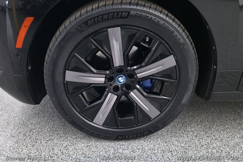 Used 2024 BMW iX xDrive50 w/ Sport Package AWD/4WD image 20
