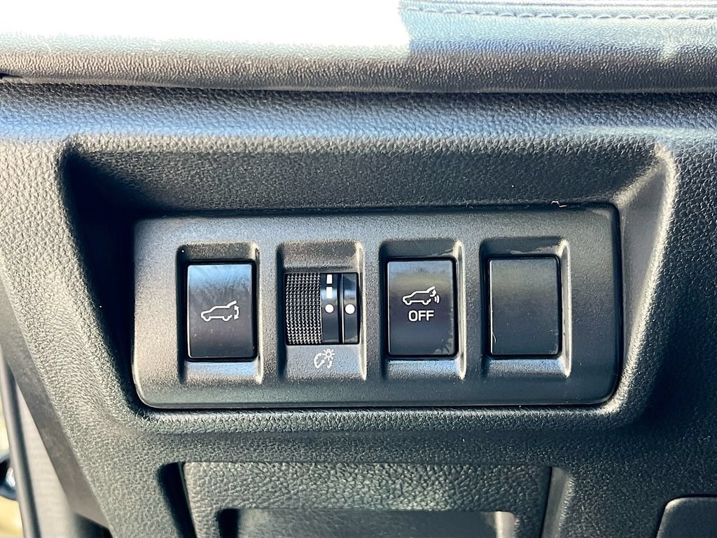Used 2025 Subaru Outback Limited AWD/4WD image 10