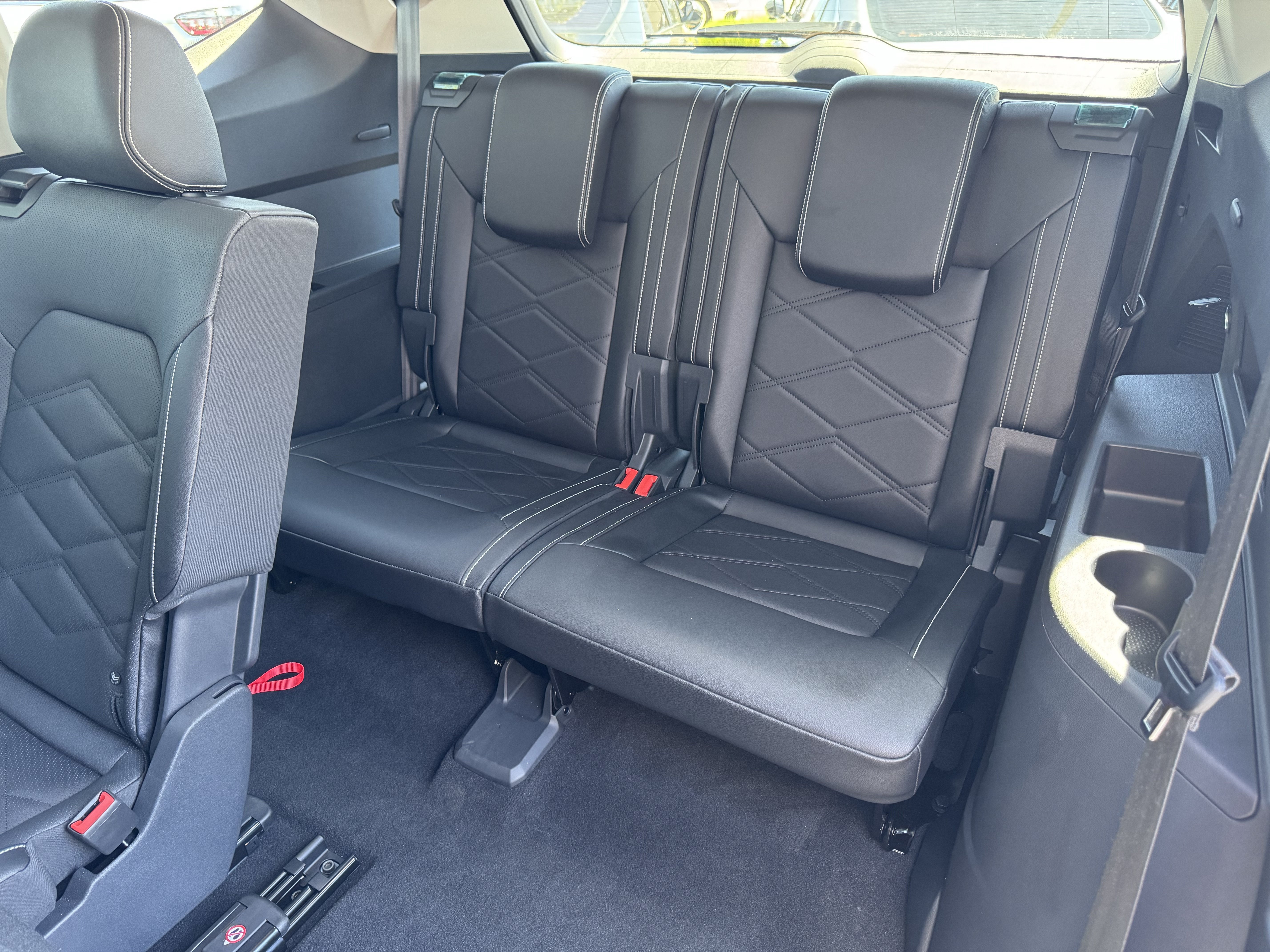 Used 2026 Volkswagen Atlas SE FWD image 13