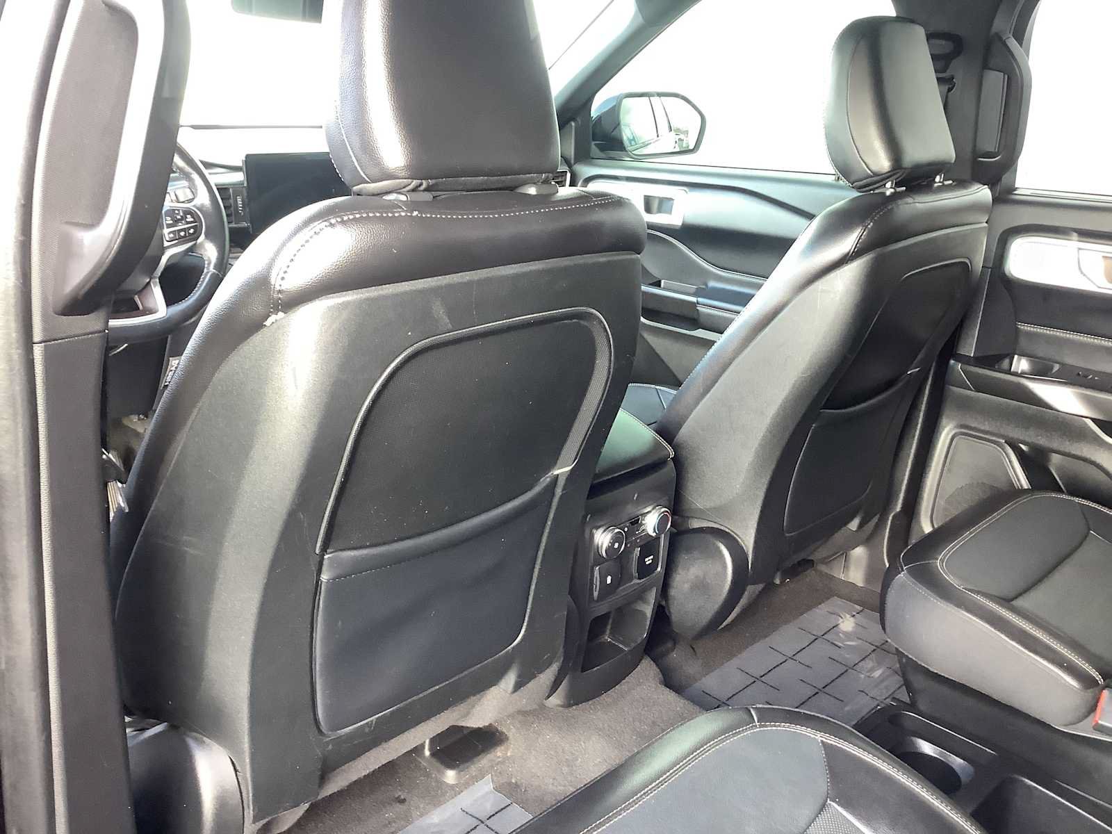 Used 2020 Ford Explorer Limited AWD/4WD image 12