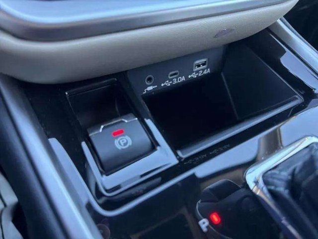 Certified 2025 Subaru Outback Limited image 18