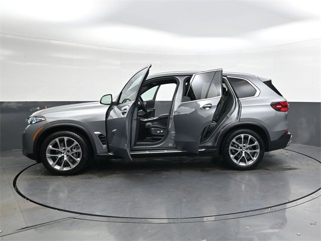 Used 2024 BMW X5 xDrive40i image 34