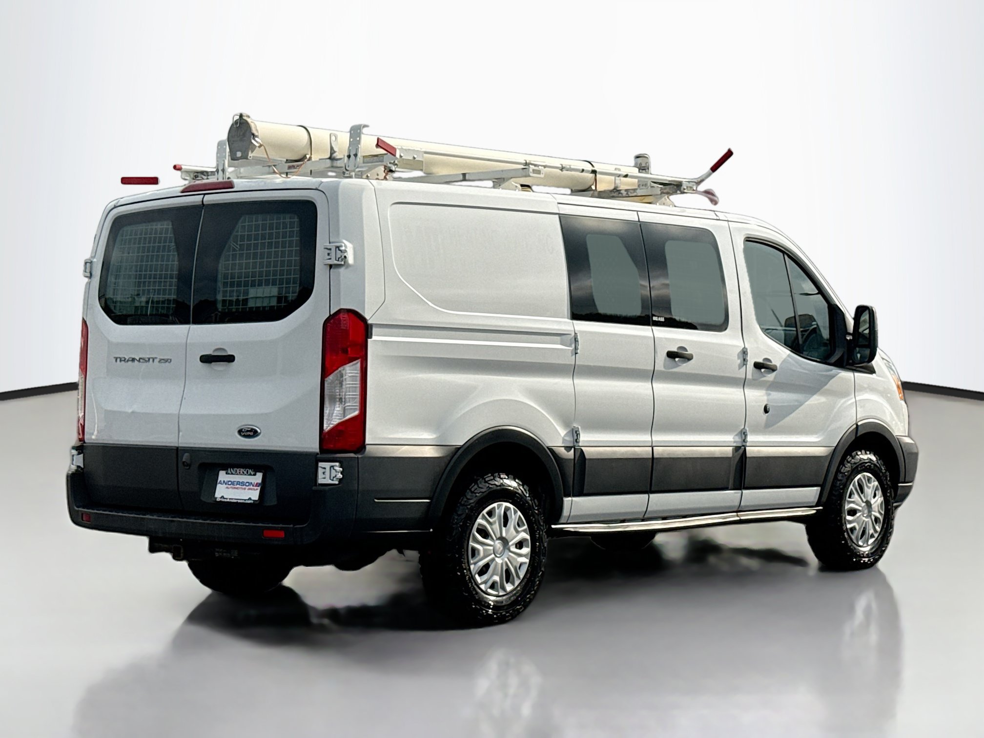 Used 2017 Ford Transit 250 130 Low Roof w/ Exterior Upgrade Package RWD image 7