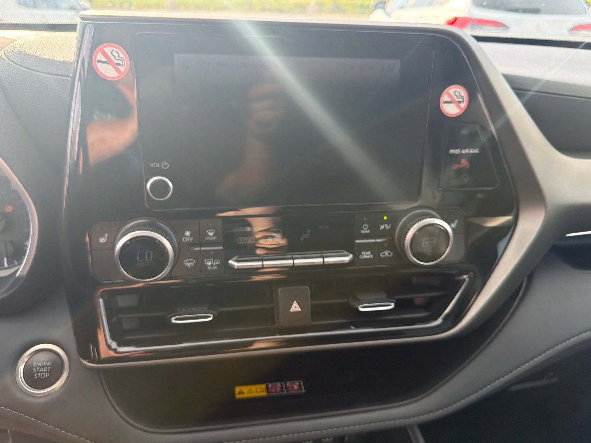 Used 2025 Toyota Highlander XLE FWD image 18