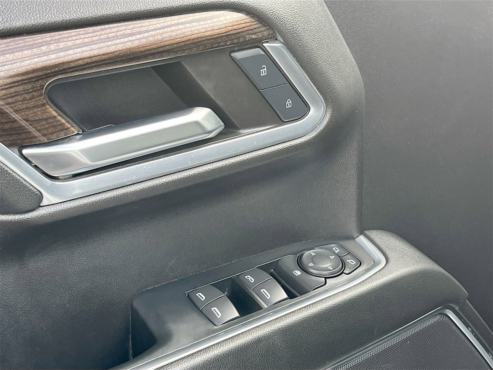 Used 2024 Chevrolet Silverado 1500 LT Trail Boss w/ Protection Package image 18