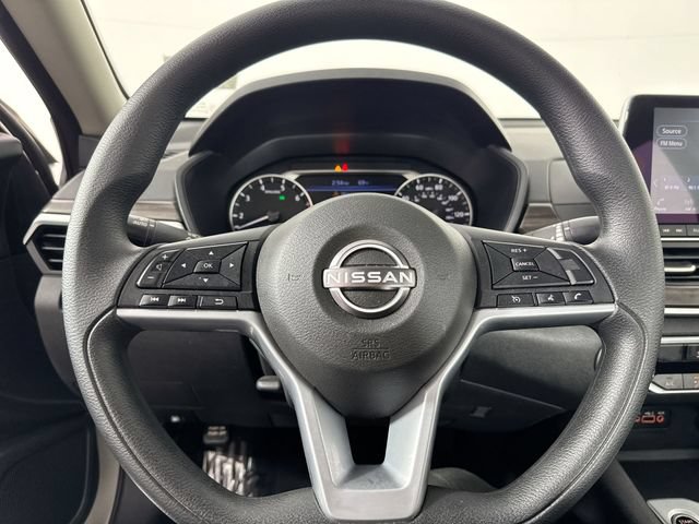Used 2025 Nissan Altima 2.5 SV FWD image 10