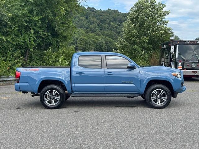 Used 2019 Toyota Tacoma TRD Sport AWD/4WD image 8