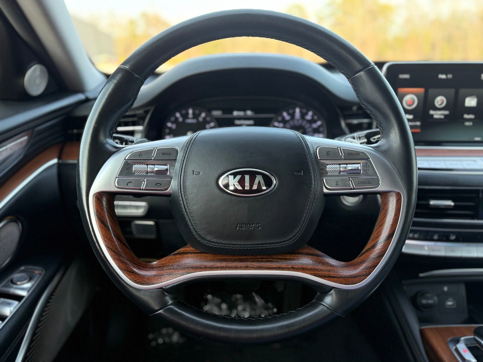 Used 2020 Kia K900 Luxury AWD/4WD image 24