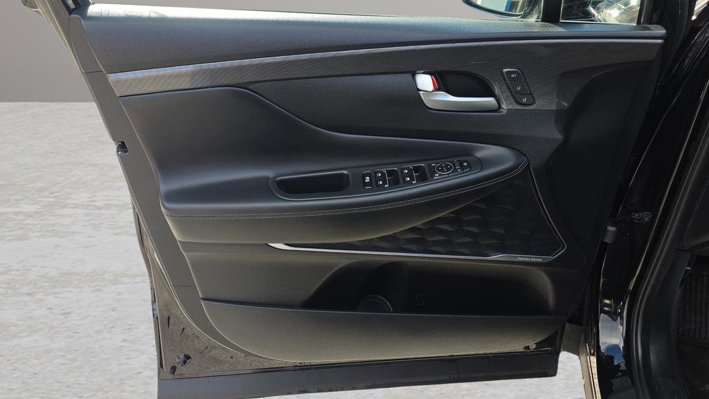 Used 2023 Hyundai Santa Fe Limited image 9
