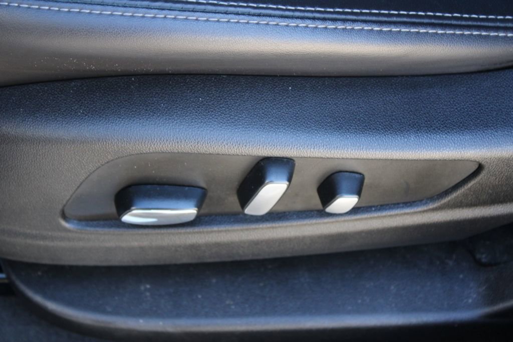 Used 2023 Cadillac XT5 Premium Luxury image 17