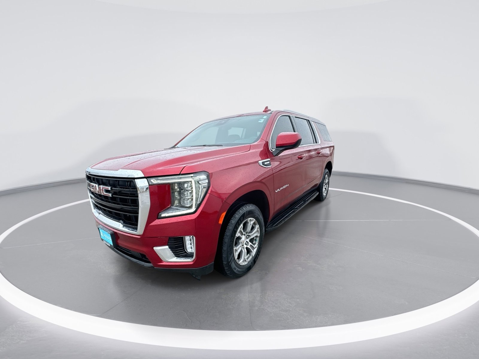 Used 2023 GMC Yukon XL SLE AWD/4WD image 4