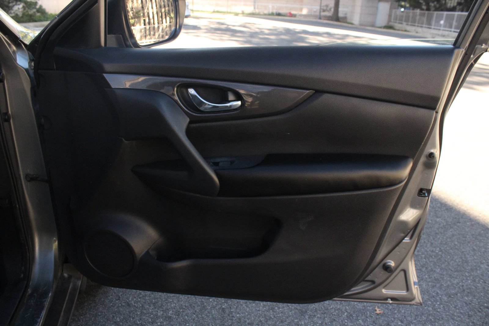 Used 2017 Nissan Rogue S w/ S Appearance Package FWD image 27