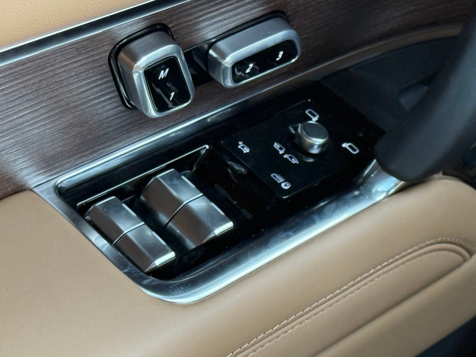 New 2026 Land Rover Range Rover SE AWD/4WD image 39