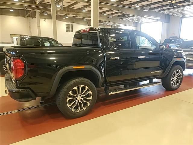 Used 2024 GMC Canyon Denali AWD/4WD image 19