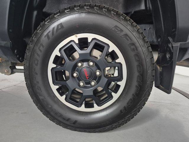 Certified 2024 Toyota Tacoma TRD Off-Road AWD/4WD image 11