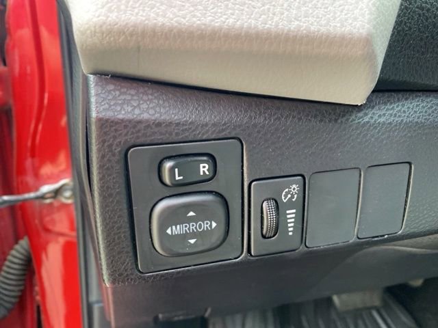 Used 2014 Toyota Corolla LE image 19