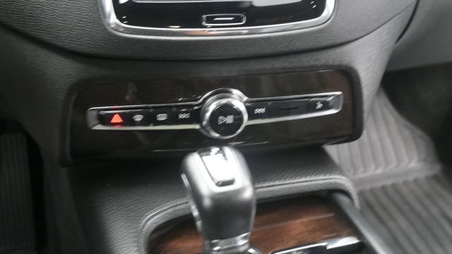Used 2018 Volvo XC90 T5 Momentum w/ Convenience Package AWD/4WD image 20